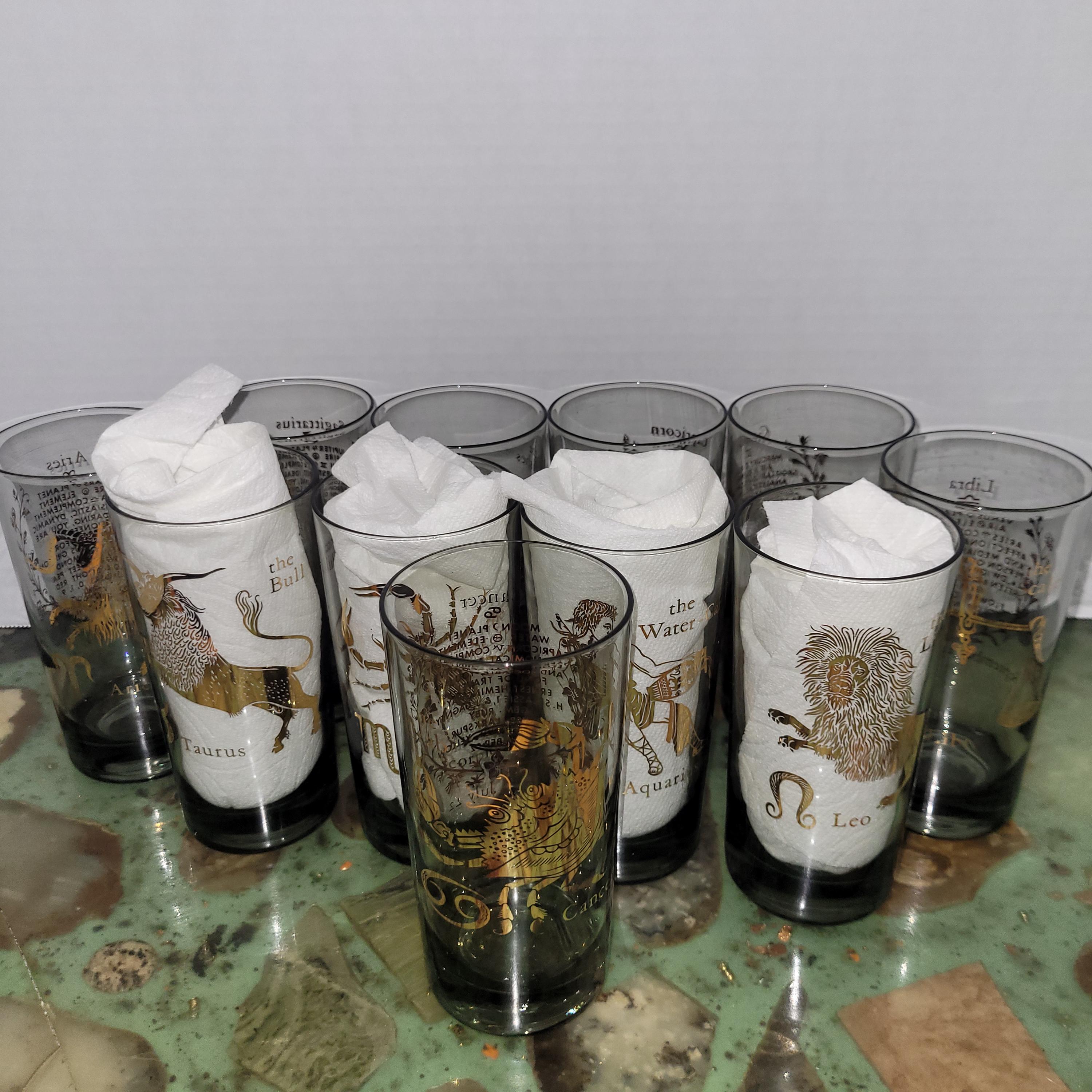 glasses in bottle wine Travel Wine Glasses: Portable & Stylish main image 1