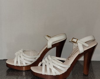 NOS Vintage 1970s California Magdesians White Leather Platform Sandals 4.75" Heels 8.5 M