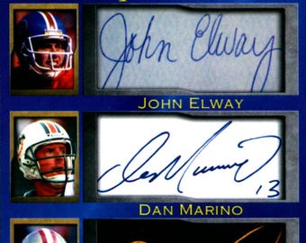 Puede incluir: Una tarjeta azul y dorada con el título "Iconic Ink Triple Cuts" y tres firmas de jugadores de fútbol famosos: John Elway, Dan Marino y Joe Montana.