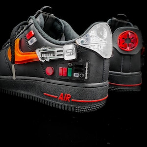 ダース・ベイダー カスタム エア フォース 1 | スター・ウォーズ風 手描きスニーカー | メンズ＆レディース AF1 コスプレシューズ | ダークサイド ストリートウェア