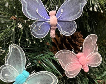 3 adornos vintage de mariposas de nailon de 8,9 cm (3 1/2") en 3 colores pastel