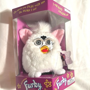 Vintage FURBY 1998 Tiger Electronics Brand New in sealed original box Model 70-800 interactive toy White SNOWBALL grey eyes