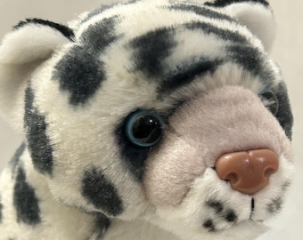 Rare Vintage Wild Republic Snow Leopard 7 1/2" - Collectible Plush Cat