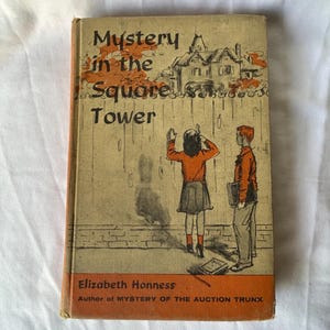 Libro de misterio antiguo: Misterio en la Torre Cuadrada, primera edición de 1957