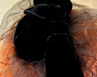 Vintage 1950s Black Velvet Hat With Veil and Sequins - Etsy display picture 2