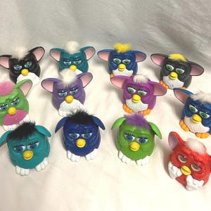 Zabawki FURBY's z zestawu Happy Meal firmy McDonald's z 1998 r., wysokość 3" x szerokość 2 1/2", nieużywane, jak nowe, wiele kolorów, WYBIERZ ten, który chcesz, Darmowa wysyłka