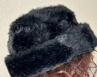 Vintage Black Faux Fur Hat – Elegant Winter Accessory