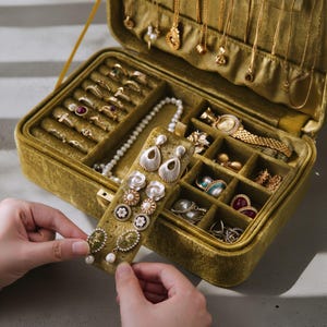 Joyero de terciopelo con cierre, estuche de viaje para joyas, regalo de recuerdo