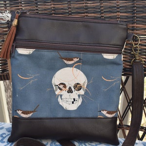 Small Cross-Body Purse~ Wildlife Canvas ~ Faux Leather ~ Free Shipping!!
