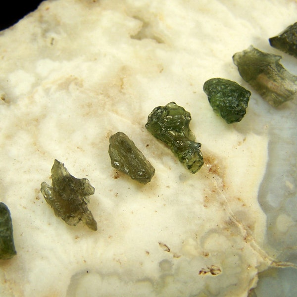 7 Moldavite -  Lot of crystals - set of  7 - Crystal gem mineral specimen wire wrap jewelry chips - Raw natural genuine  Meteorite Tektite