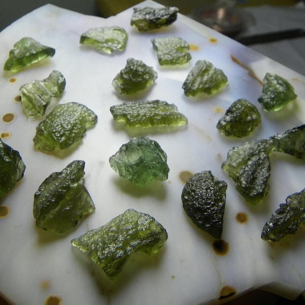 Moldavite crystal - one genuine specimen medium - Raw natural genuine Meteorite Tektite - random select wire wrap pendant supply stone *m3