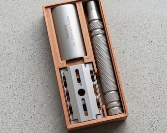 Feather AS-D2 Safety Razor Travel Case | Minimalist Razor Storage Box
