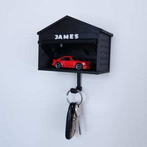 Porte-clés personnalisable, Garage pour voiture Hot Wheels avec accroche-clés, Crochet pour clé avec nom personnalisé, Présentoir pour voiture Hot Wheels, Cadeau pour amateur de voiture