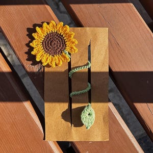 かぎ針編みのひまわりのブックマークのパターン：簡単なDIYプロジェクト（PDFパターン）