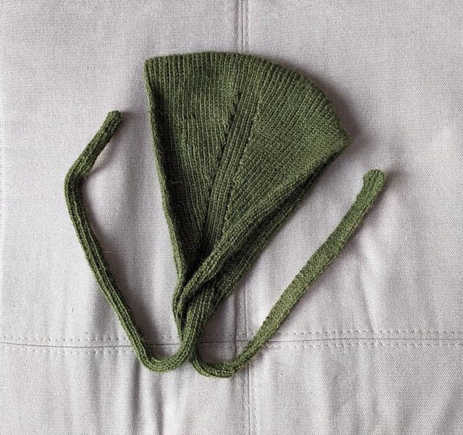 olfa knitted bonnet