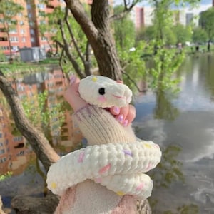 Modello di serpente all&#39;uncinetto senza cuciture: serpente amigurumi (schema PDF)