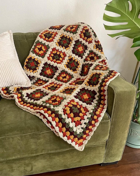 Crochet Granny Square Blanket Pattern: Easy Vintage Blanket