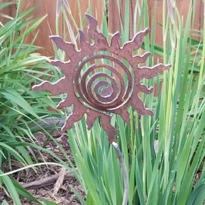 Rusty Sun Swirl Garden Stake, Rustic Sun, Yard Art, Garden Gift, Metal Sun Swirl, Sun Garden Stake, Sun Sculpture, Rusty Garden Art