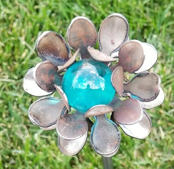 Metal Mum Garden Stake: Rusty Steel Flower with Glass Marble