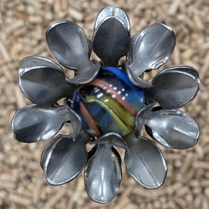 Metal Mum Garden Stake: Rusty Steel Flower with Glass Marble clear w/multi swirl