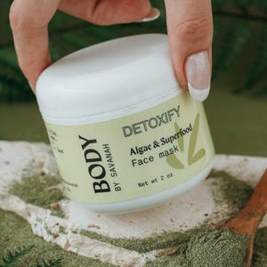 Organic Superfood Clay Mask – Hydrating & Vegan Facial Mask for Sensitive, Acne-Prone Skin | Natural Skincare Gift for Mom