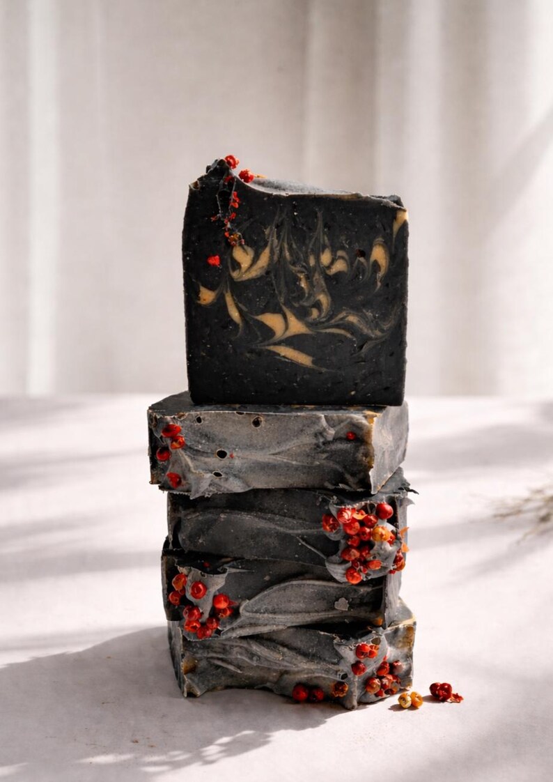 Natural Turmeric Charcoal Soap for Sensitive Skin Gentle Detox Facial Cleanser for Acne Soap Gift for Women Self Care Tea Tree Body Soap bild 7