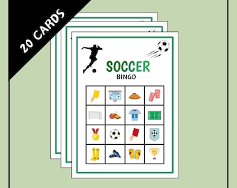 Könnte beinhalten: Ein Satz von 20 Fußball-Bingo-Karten. Jede Karte hat ein 5x5-Raster mit Bildern von Fußball-bezogenen Gegenständen, wie einem Fußball, einem Tor, einem Trikot und einer Pfeife. Die Karten sind auf weißem Papier mit schwarzen Rändern gedruckt.