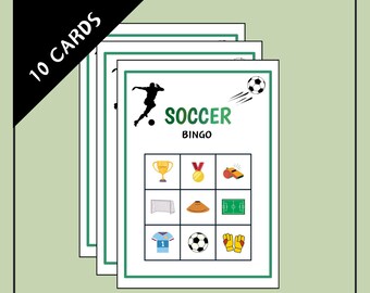Könnte beinhalten: Zehn leere Bingokarten mit Fußball-Motiv. Die Karten zeigen einen Fußballspieler, der einen Ball tritt, die Worte "Soccer Bingo" und neun Felder mit Bildern von fußballbezogenen Gegenständen, darunter eine Trophäe, eine Medaille, eine Pfeife, ein Tor, ein Hütchen, ein Fußballfeld, ein Trikot, ein Fußball und Handschuhe.