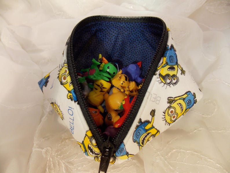Sweetpea Pod Zippered Pouch~Asian Pouch~Asian Print Pouch~Zippered Pouch~Coin Purse~Zippered Bag~Small Organizing Pouch