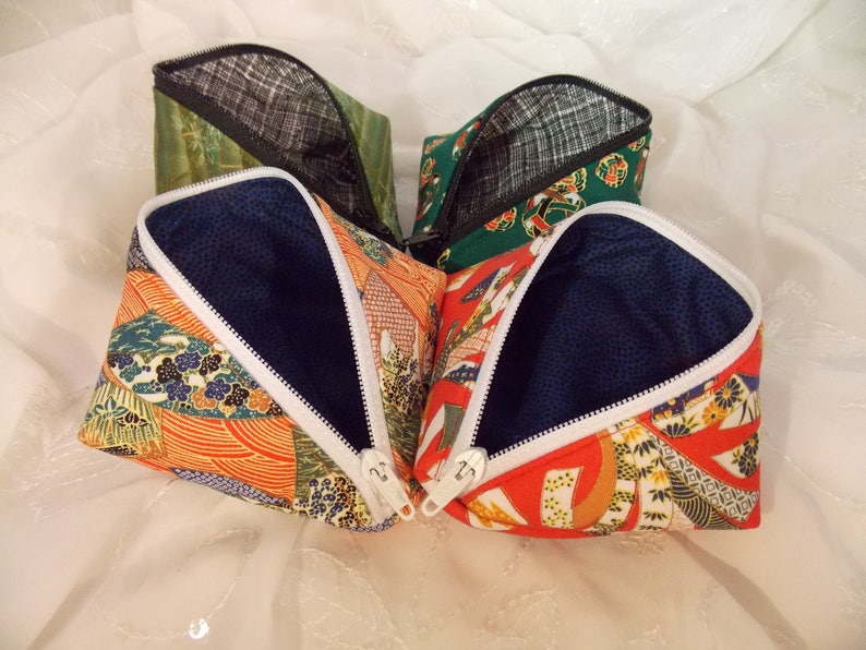 Sweetpea Pod Zippered Pouch~Asian Pouch~Asian Print Pouch~Zippered Pouch~Coin Purse~Zippered Bag~Small Organizing Pouch