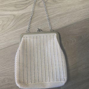Bolso de mano vintage de noche con cuentas color marfil y crema para mujer fabricado en Hong Kong