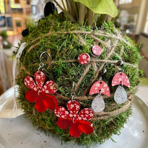 Rote Gänseblümchen Holzohrringe, Blume Schmuck Freundin Geschenk, leichte Natur Holz Hypoallergen Ohrhaken Baumeln Ohrstecker Ohrringe