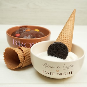 Tazón de helado pequeño de cerámica personalizado, tazón de palomitas de maíz con nombre de pareja personalizado, tazones de cerámica para una cita romántica, regalo de San Valentín, regalo de aniversario