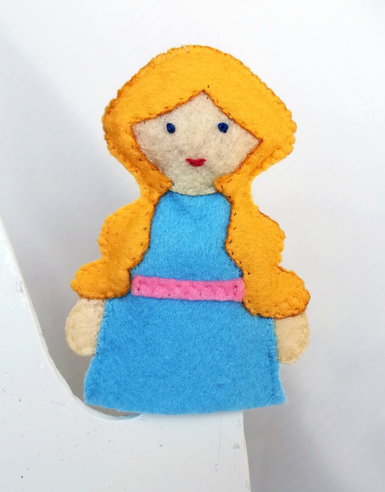 Goldilocks and the Three Bears Felt Finger Puppet PDF Pattern and Step