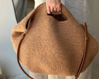 Handmade Raffia Tote Bag: Eco-Friendly Woven Shoulder Bag