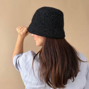 Svart Raffia Bucket Hat Handgjord Accessoar för Dam, Flicka