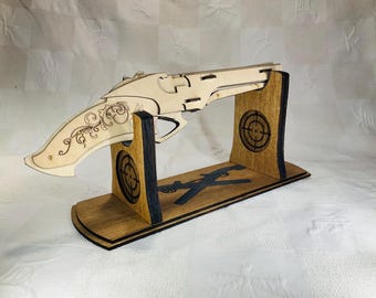 Elegant Oak Stand for Flintlock Pistols Featuring Dual Pistol Artwork