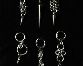 OBJETOS PERDIDOS / Pendientes de malla metálica desiguales