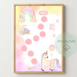 Könnte beinhalten: Ein Spielbrett-Druck mit einem pastellfarbenen Regenbogen, einer Mondsichel mit einem kleinen Einhorn, rosa kreisförmigen Wegmarkierungen, einem Start-Button und einem großen Einhorn mit einem rosa Luftballon. Das Wort Finish steht unten am Pfad.