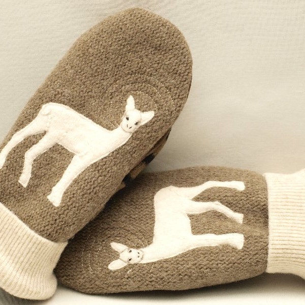Mittens Wool Eco Friendly Sweater Mittens Felted Wool Cream and Brown Deer Applique Fleece Lining Leather Palm Upcycled Size M-M/L