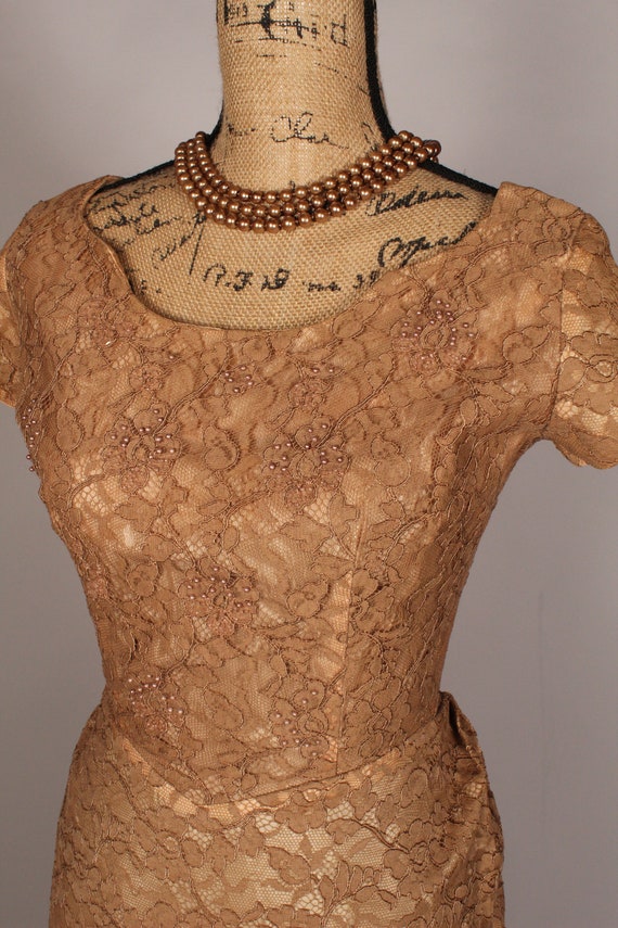 50s 60s Dress //  Vintage 50s 60s Tan Taupe Lace … - image 4