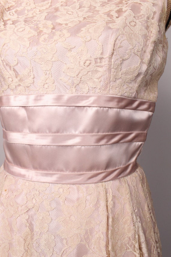 50s Dress  // Vintage 50s Cream Lace & Satin Dres… - image 7