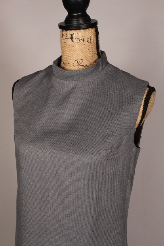 60s Dress //  Vintage 60s Dark Gray Linen Sleevel… - image 5