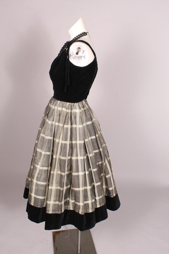 50s Dress //  Vintage 50s Black Velvet & White Gr… - image 7