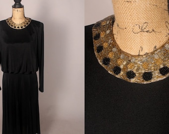 Robe des années 70 des années 80, robe en jersey noir vintage des années 70 des années 80 par Clare de Lune, robe vintage avec col perlé