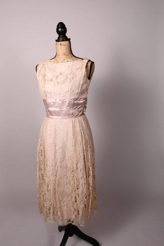 50s Dress  // Vintage 50s Cream Lace & Satin Dres… - image 2