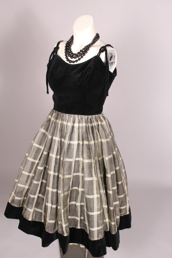 50s Dress //  Vintage 50s Black Velvet & White Gr… - image 5