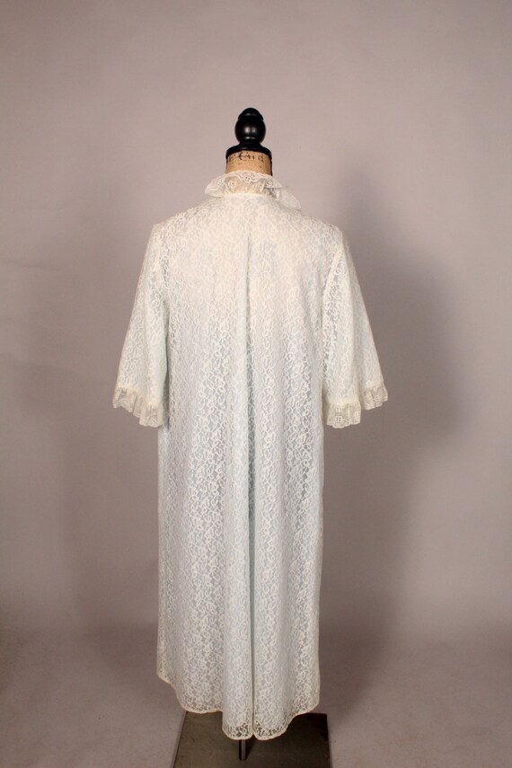 60s Peignoir Robe //  Vintage 60s Pale Blue & Whi… - image 9