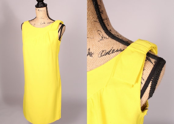 60s Dress // Vintage 60s Bright Yellow Shift Dres