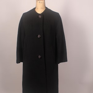 Vintage 50s 60s Black Textured Coat Size L XL fully lined, cute buttons